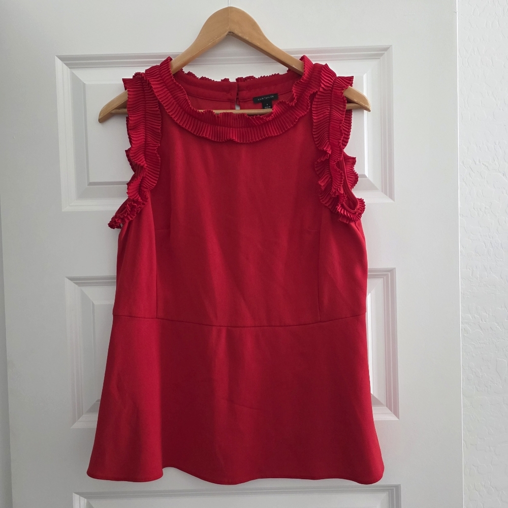 Ann Taylor Sleeveless Ruffle Neck Red Blouse. Size 6.